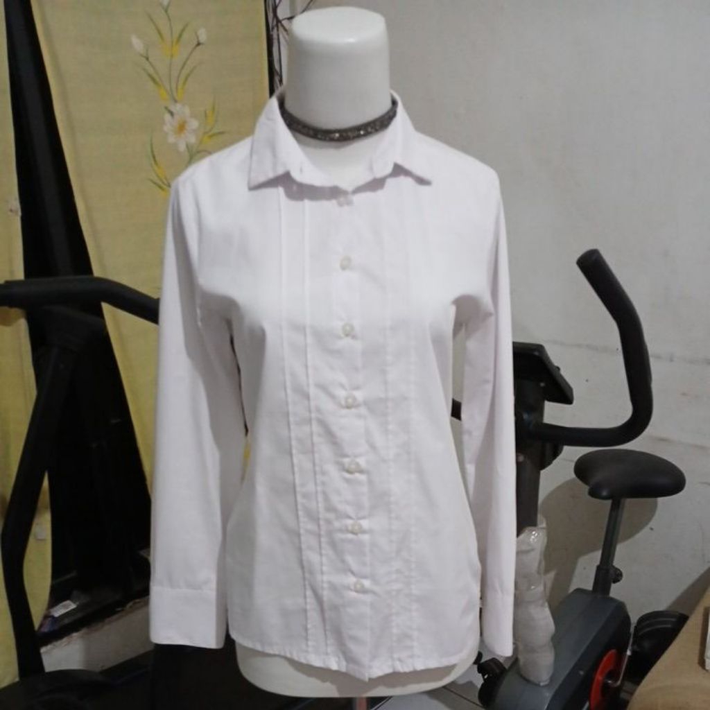 Kemeja Putih Valino Size 8 White Shirt
