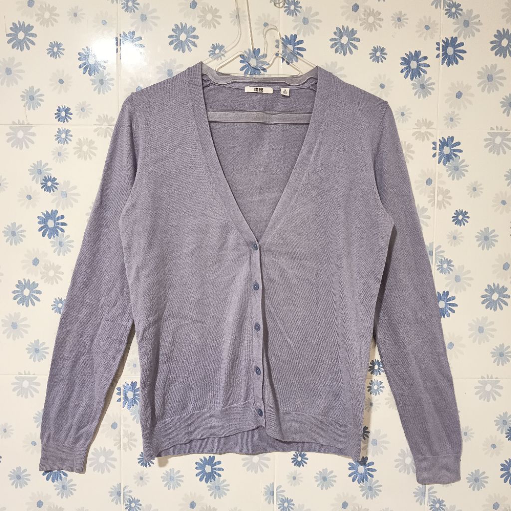Uniqlo Cardigan Basic Lilac Ungu V-Neck Vneck Daily Knitwear Not Zara GAP GU