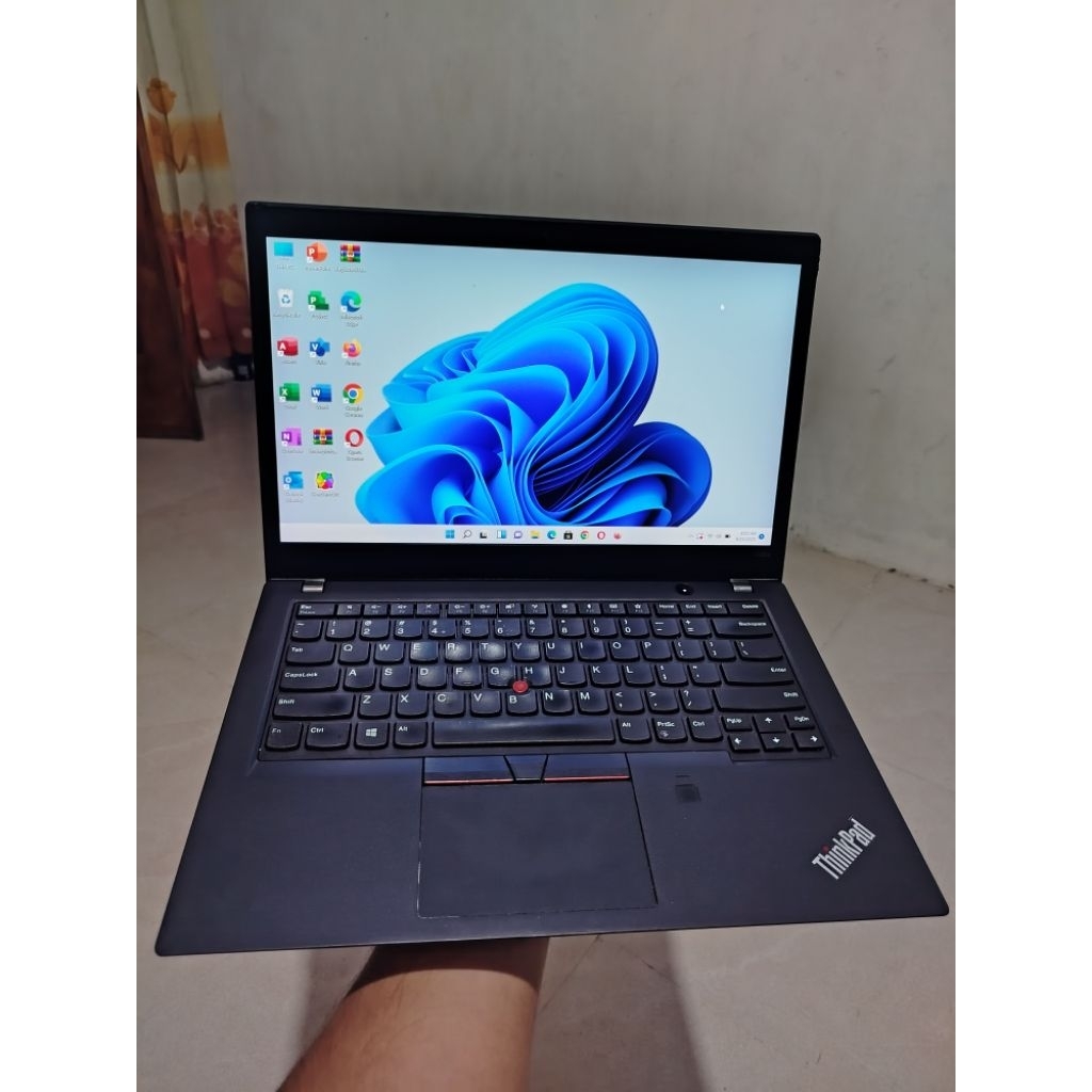 Lenovo Thinkpad T480S Intel Core i7 Gen 8 Dual VGA Nvidia GeForce Ram 8 SSD 256