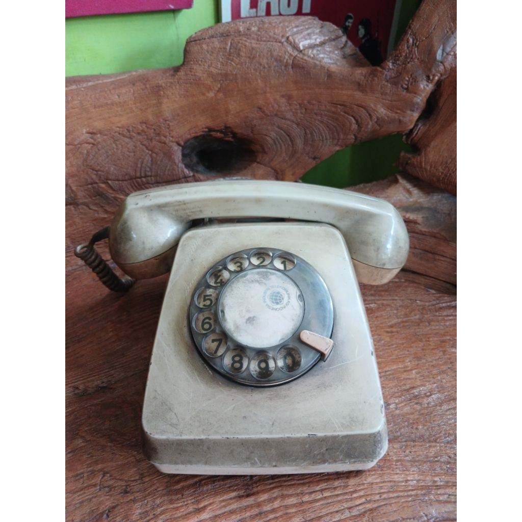 Telepon Putar Jadul Antik