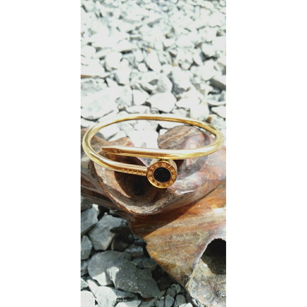 Gelang bangle paku