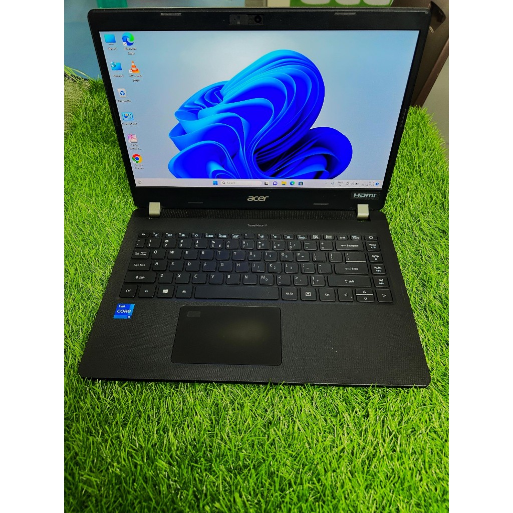 Laptop Acer TravelMate P214-53 Intel i5-1145G7 i5 Gen 11th 8GB/16GB RAM 256GB SSD 14 Inch Hitam