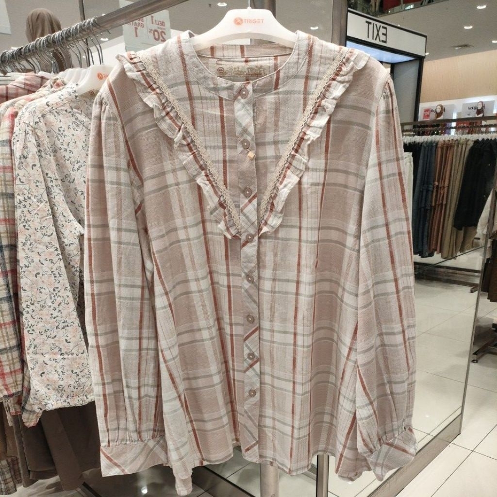 triset kemeja wanita lengan panjang motif kotak.