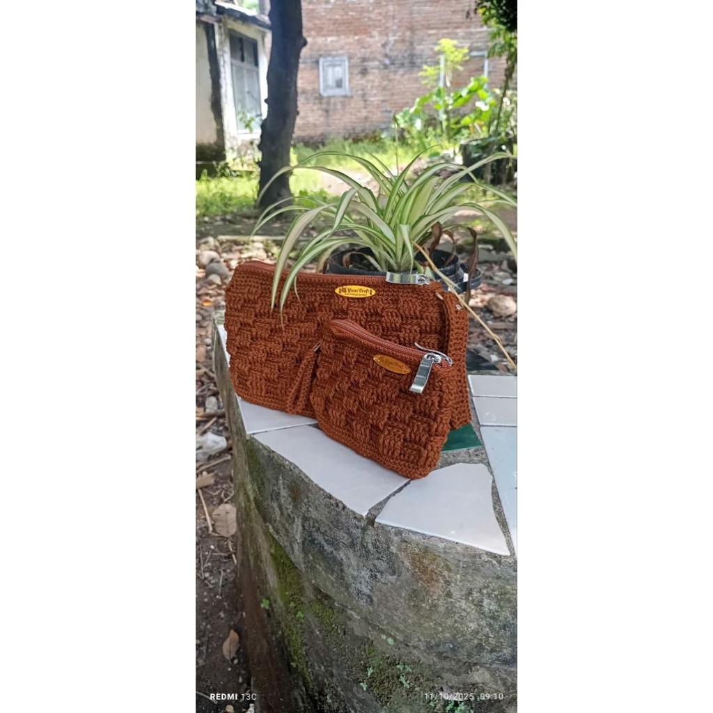 ready damco rajut, dompet wanita ready yh,dompet mini, dan dompet hp,dompet rajut, dompet hp rajut