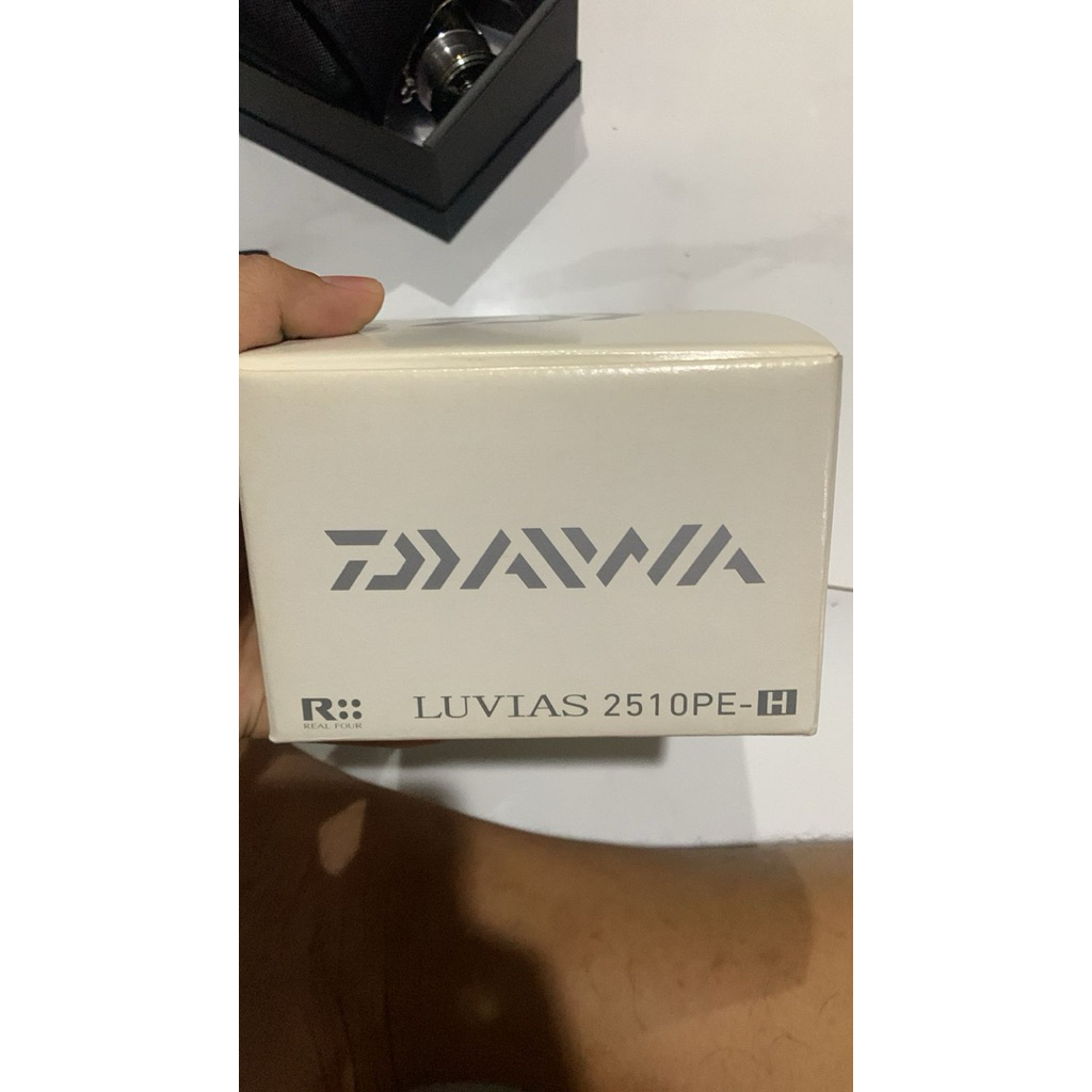 DAIWA 12 LUVIAS BATIK 2510 PEH