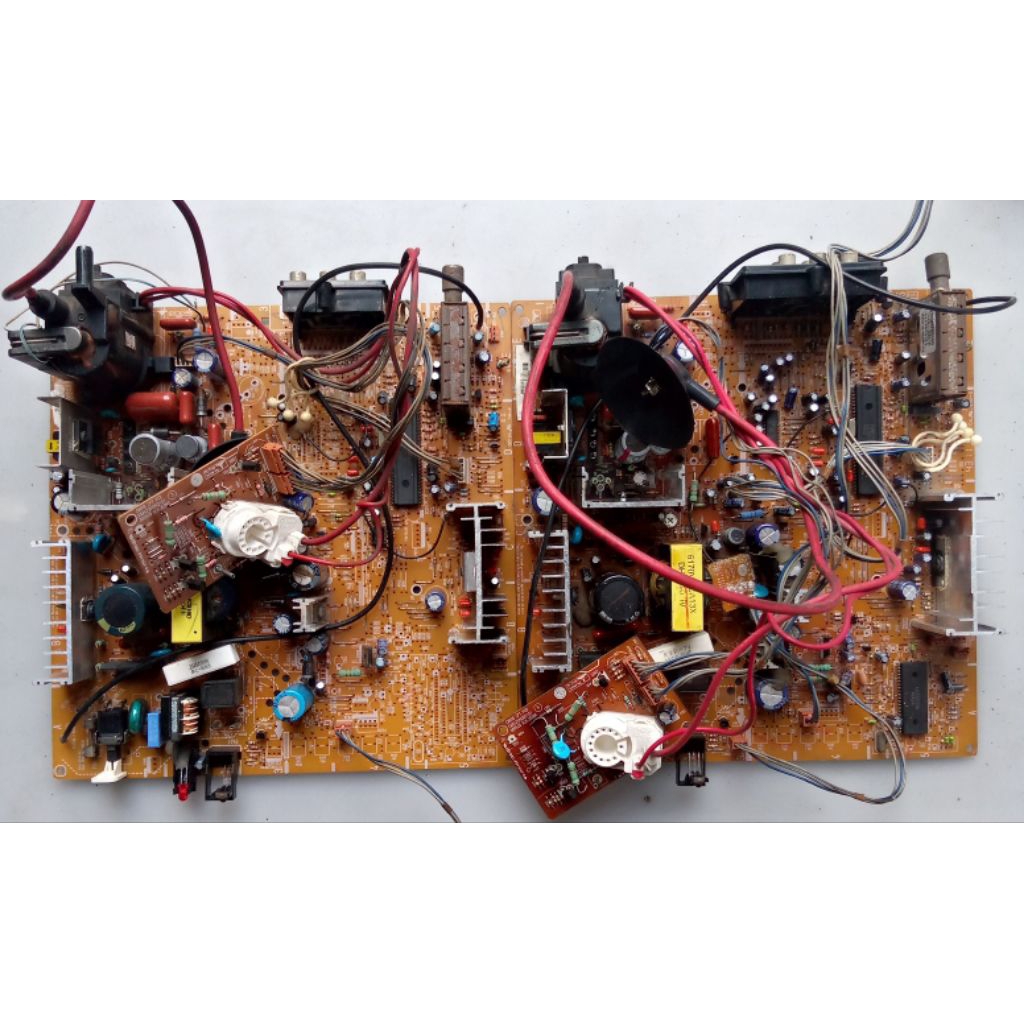 mesin tv LG slim kotak 21inch,komponen lengkap, cabutan blm test/gambling