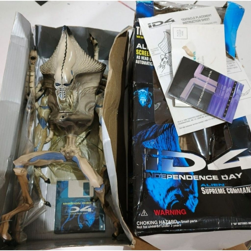 figure alien ID4 independence day mainan koleksi anak dewasa