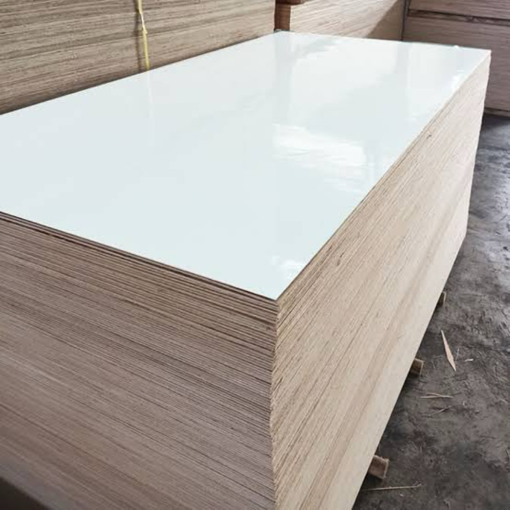 Triplek 9 mm meranti mulus