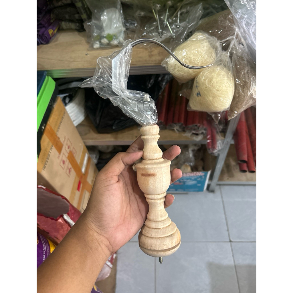 cantolan lipat pion kayu mentah