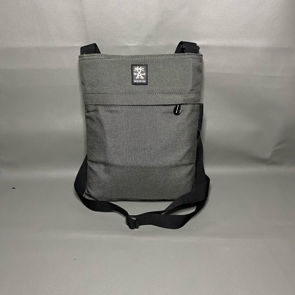 CRUMPLER / crosbody / crumpler bag / crumpler slingbag /crumpler messenger bag / bike bag / tas slem