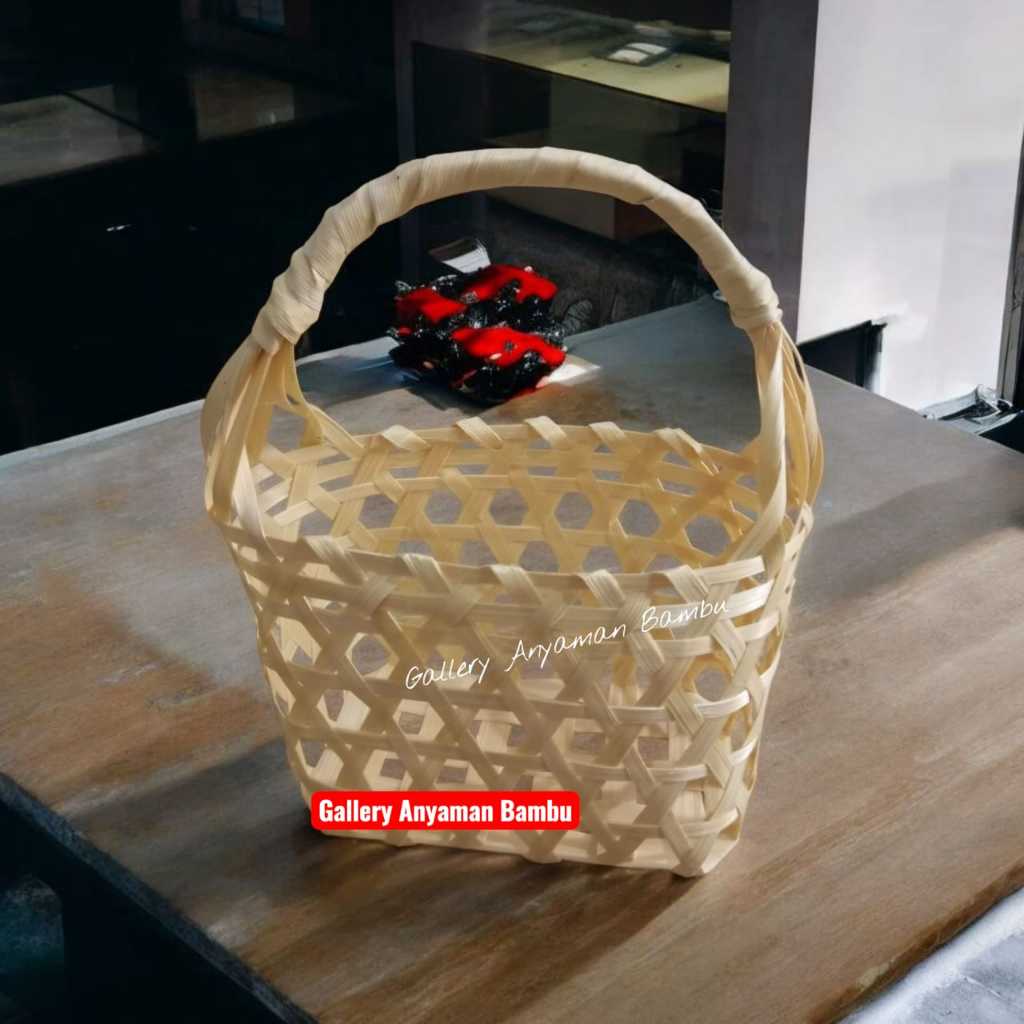 Galery Anyaman Bambu / Tas Buah / Keranjang Anyaman Bambu Mini / Tas Anyaman Souvenir