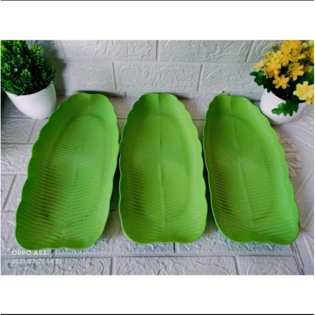 PIRING SAJI PLASTIK MODEL DAUN PISANG BARU