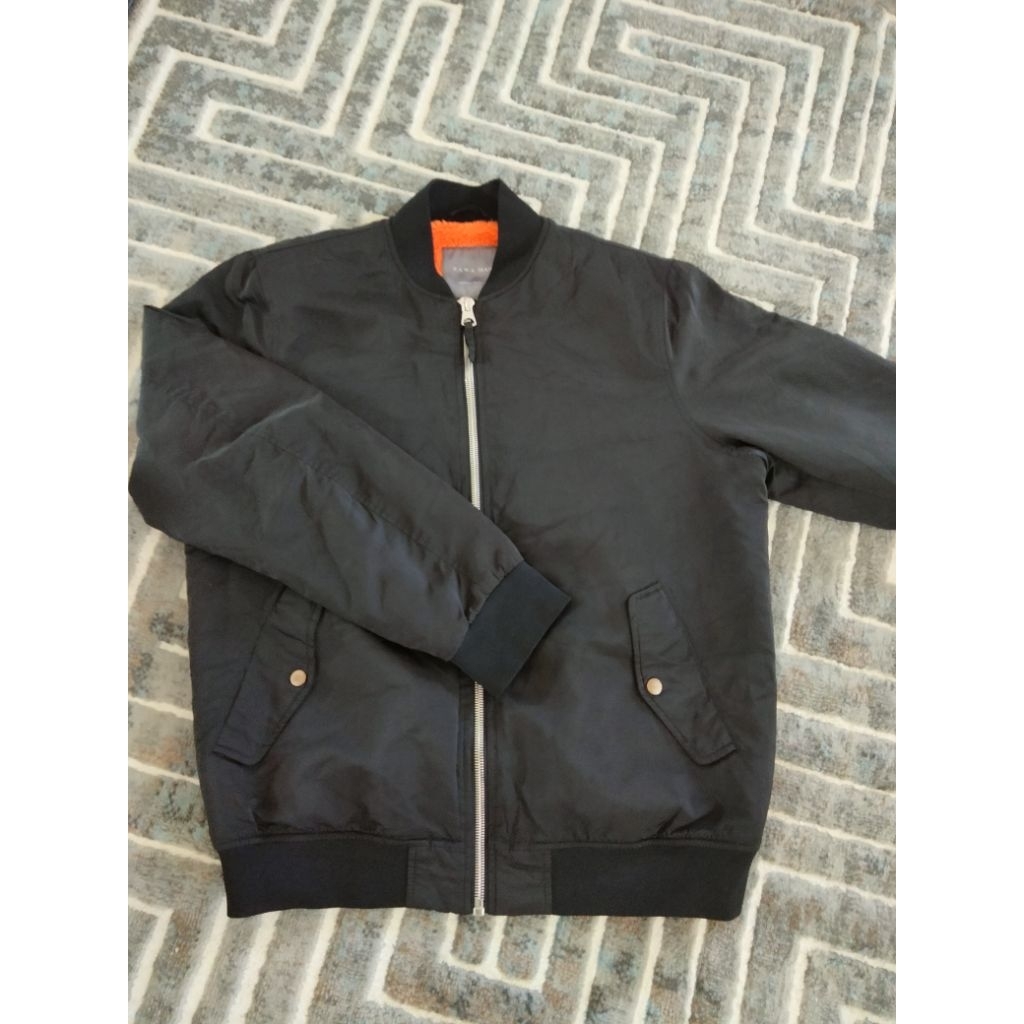 bomber zara man,,hitam pekat,bahan canvas nilon dlm serva,muluss