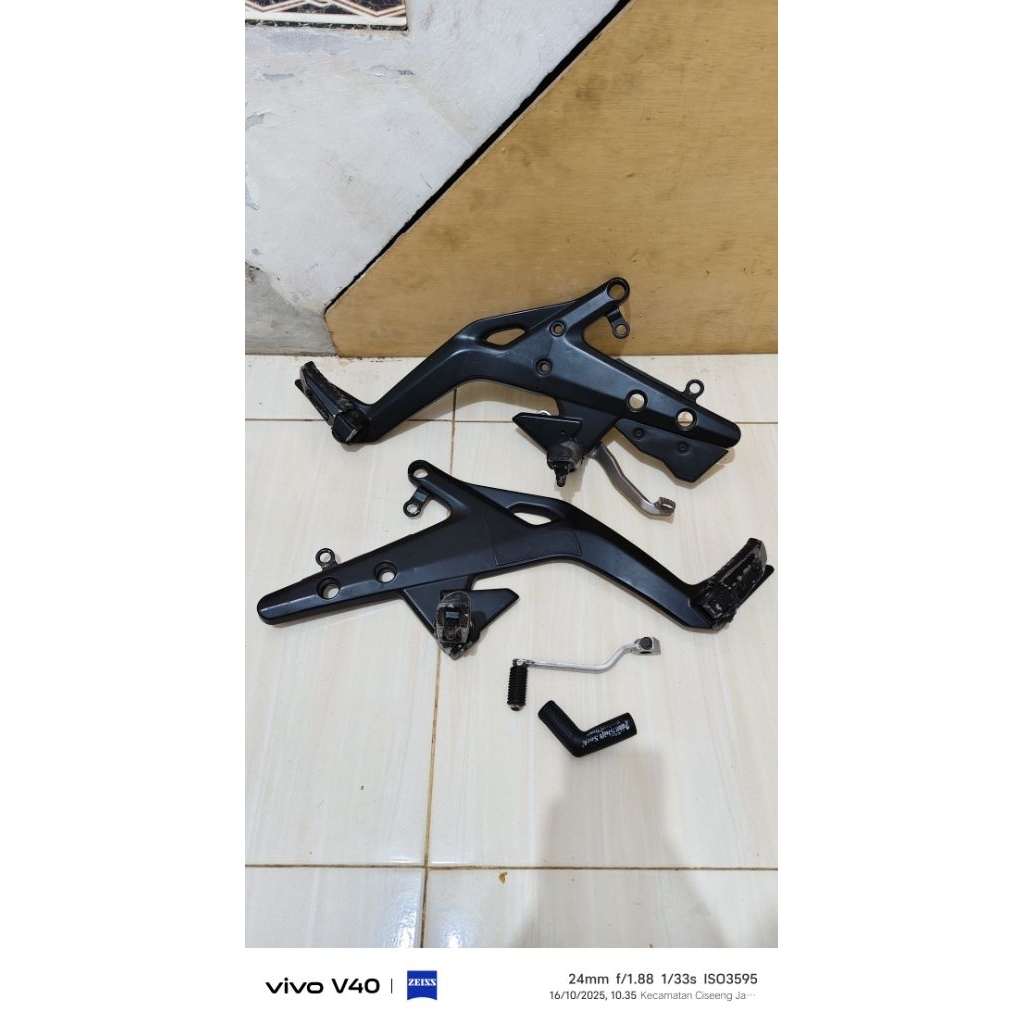 footstep kawasaki ER6N atau ER6F original