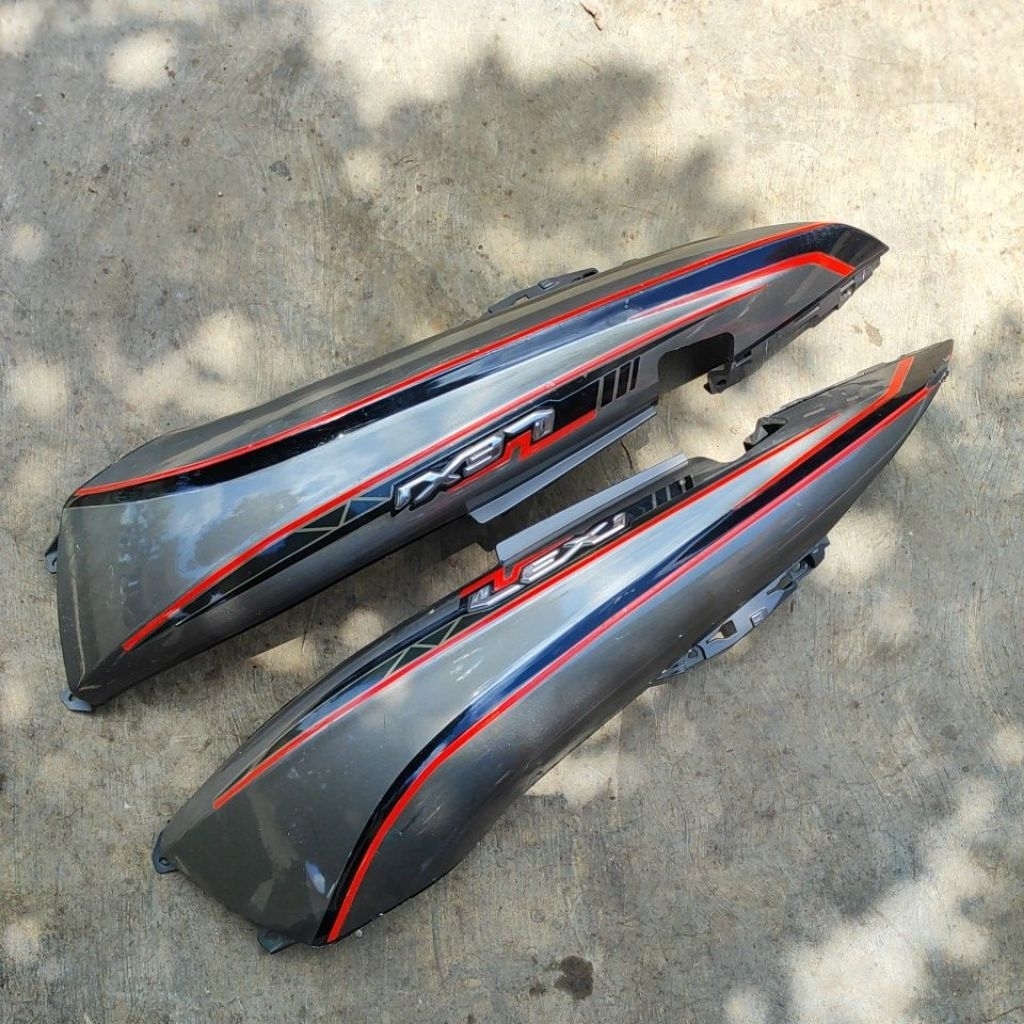 body belakang samping set kanan/kiri YAMAHA LEXI original B3F