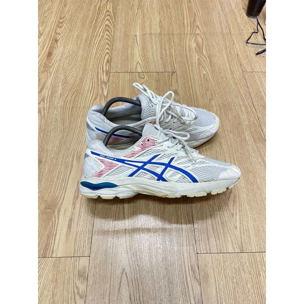 sepatu asics second