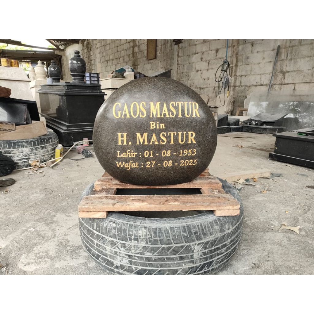 Batu Nisan Gunung Batu Nisan Kali Batu Nisan Lereng Batu Nisan Pegunungan Batu Nisan Utuh Batu Nisan