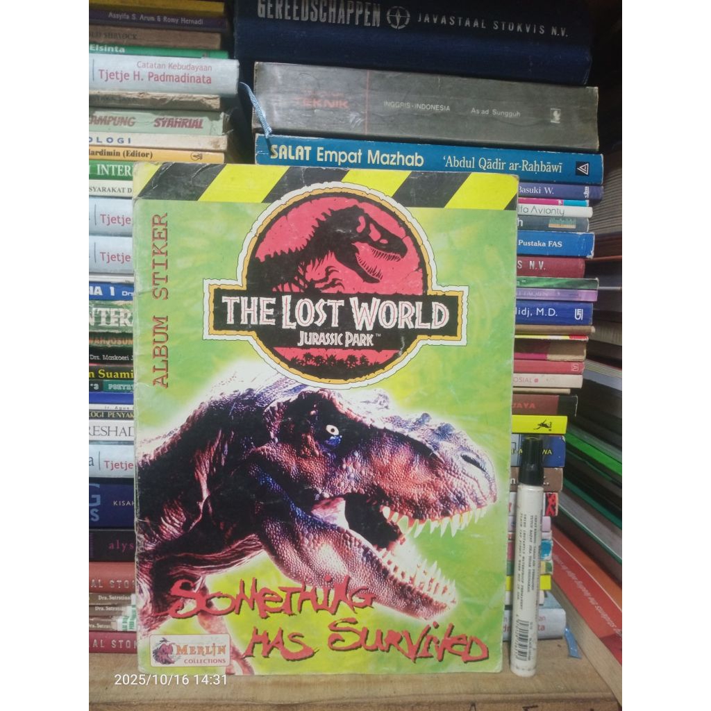 Buku Anak: The Lost World Jurassic Park (album stiker)