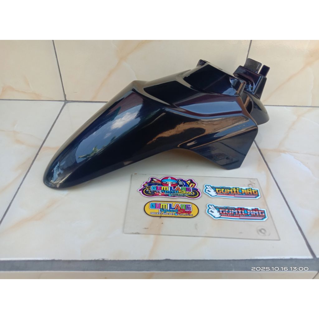 Spakbor depan ori honda beat karbu