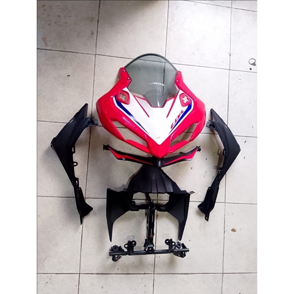 Cover Body Depan Set CBR 150R K45R - Body Depan CBR 150R K45R Original