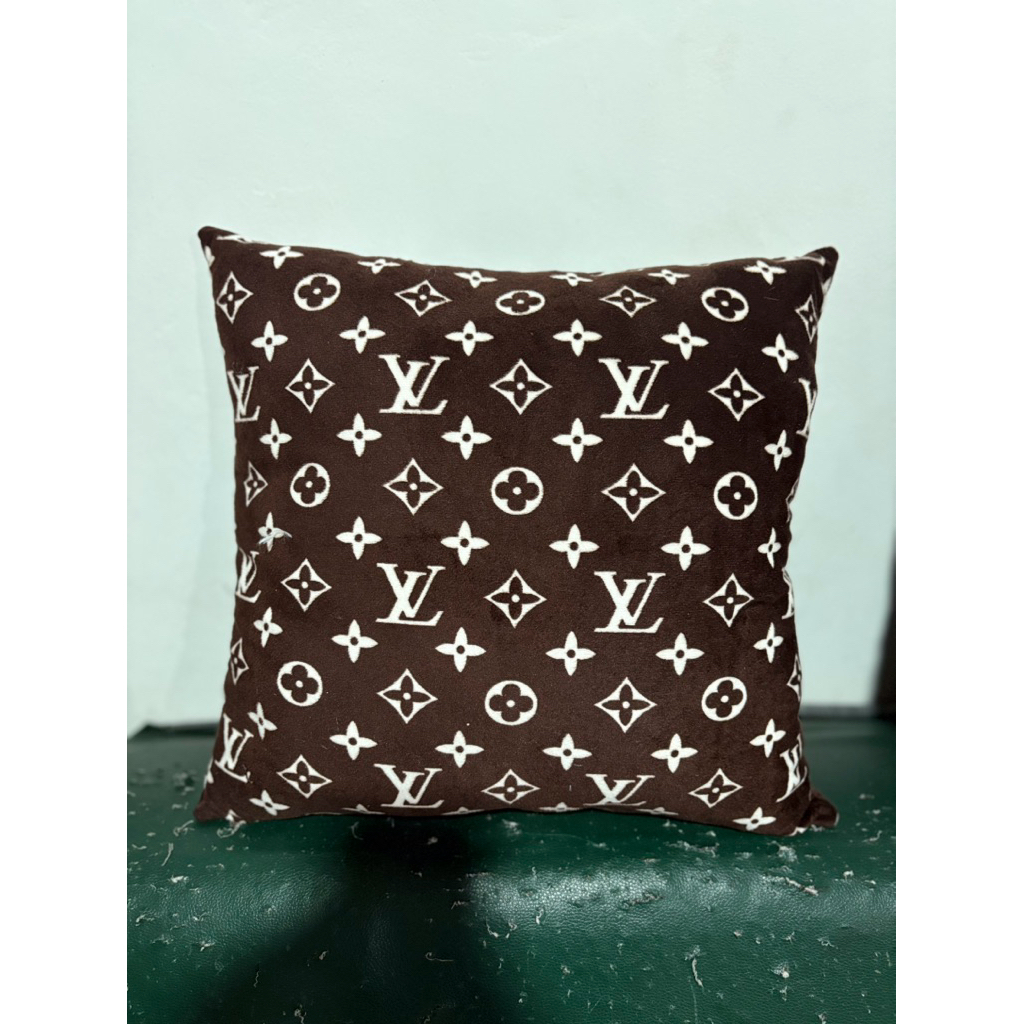 Bantal Sofa - Printing Louis Vuitton - 40cm x 40cm
