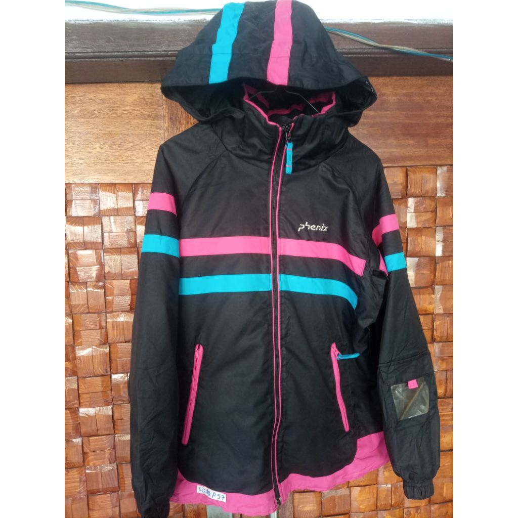 Jaket outdoor, jaket snowboard cewek, jaket anti air phenix preloved