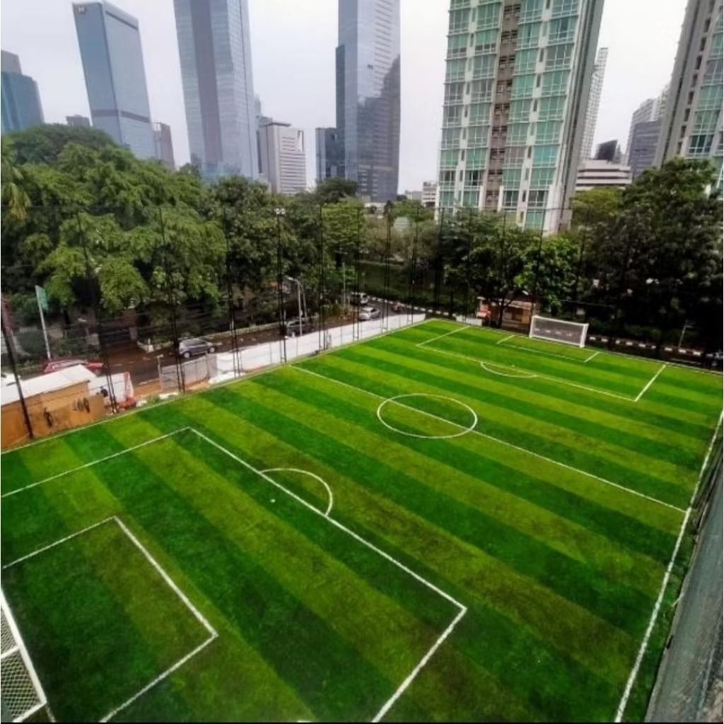 lantai lapangan mini soccer outdoor rumput sintetis