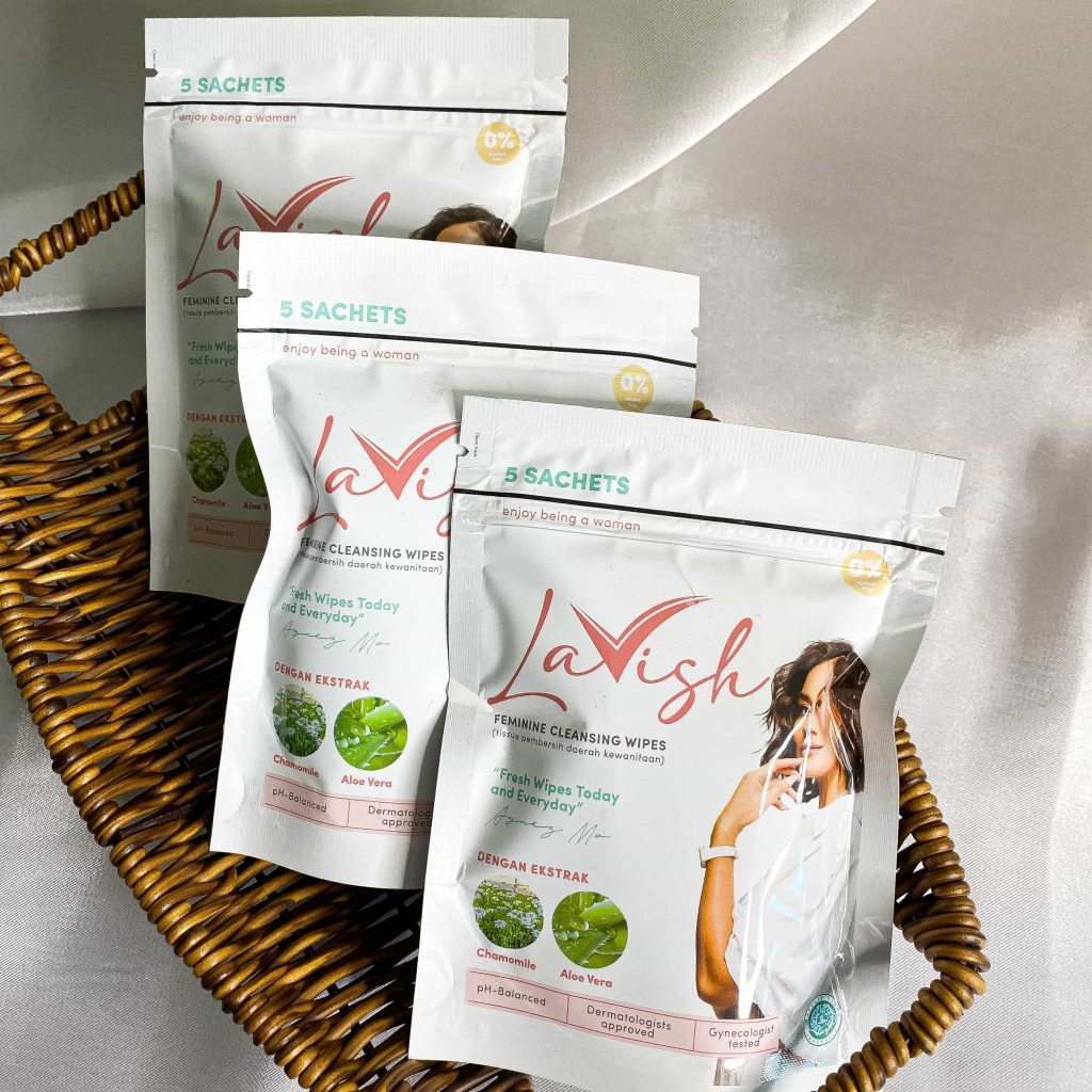 [KBM] Tisu Magic Lavish Feminine Wipes Tissue Antiseptic Pembersih Daerah Kewanitaan - 1 Pack Isi 6 