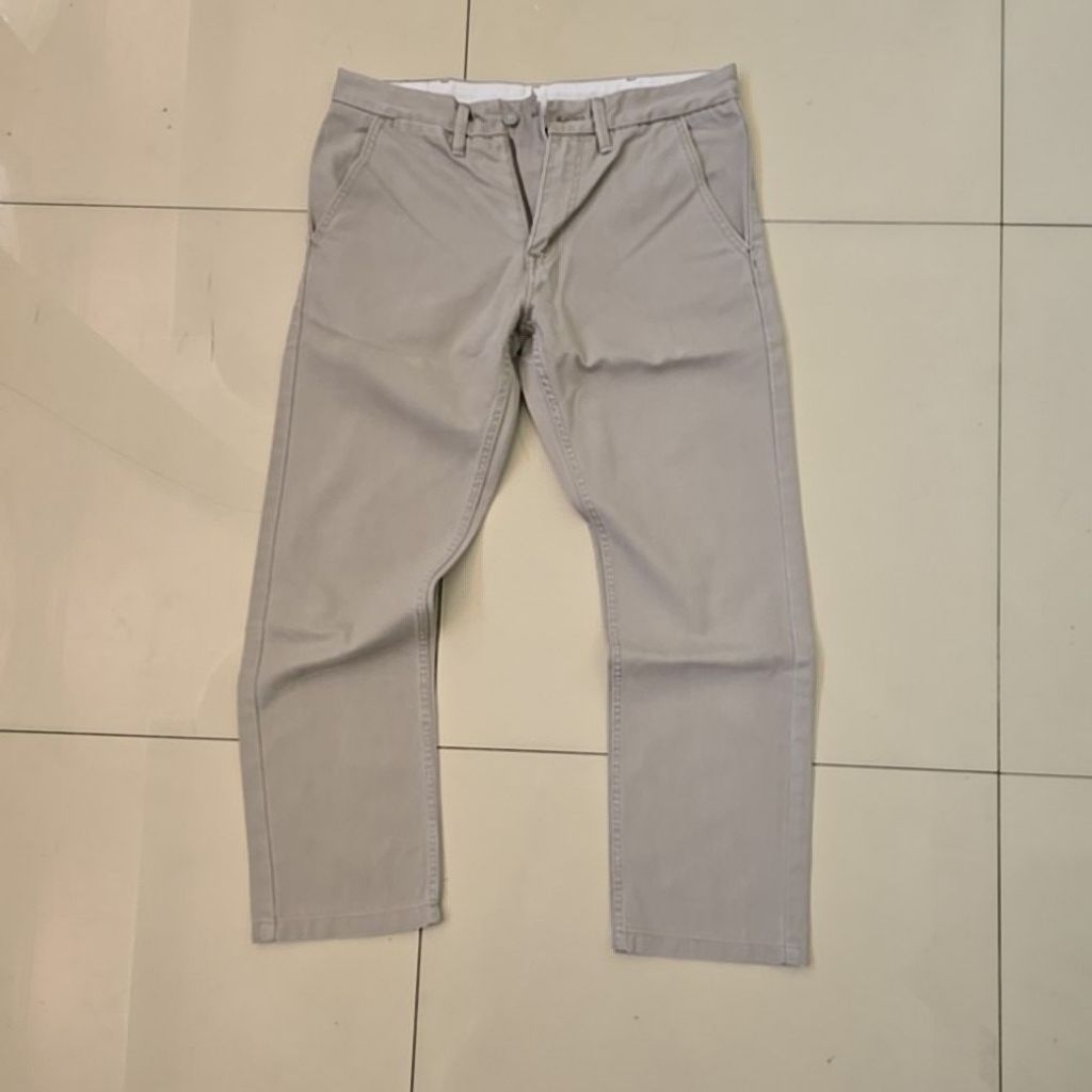 celana corduroy levis coklat ori size 32