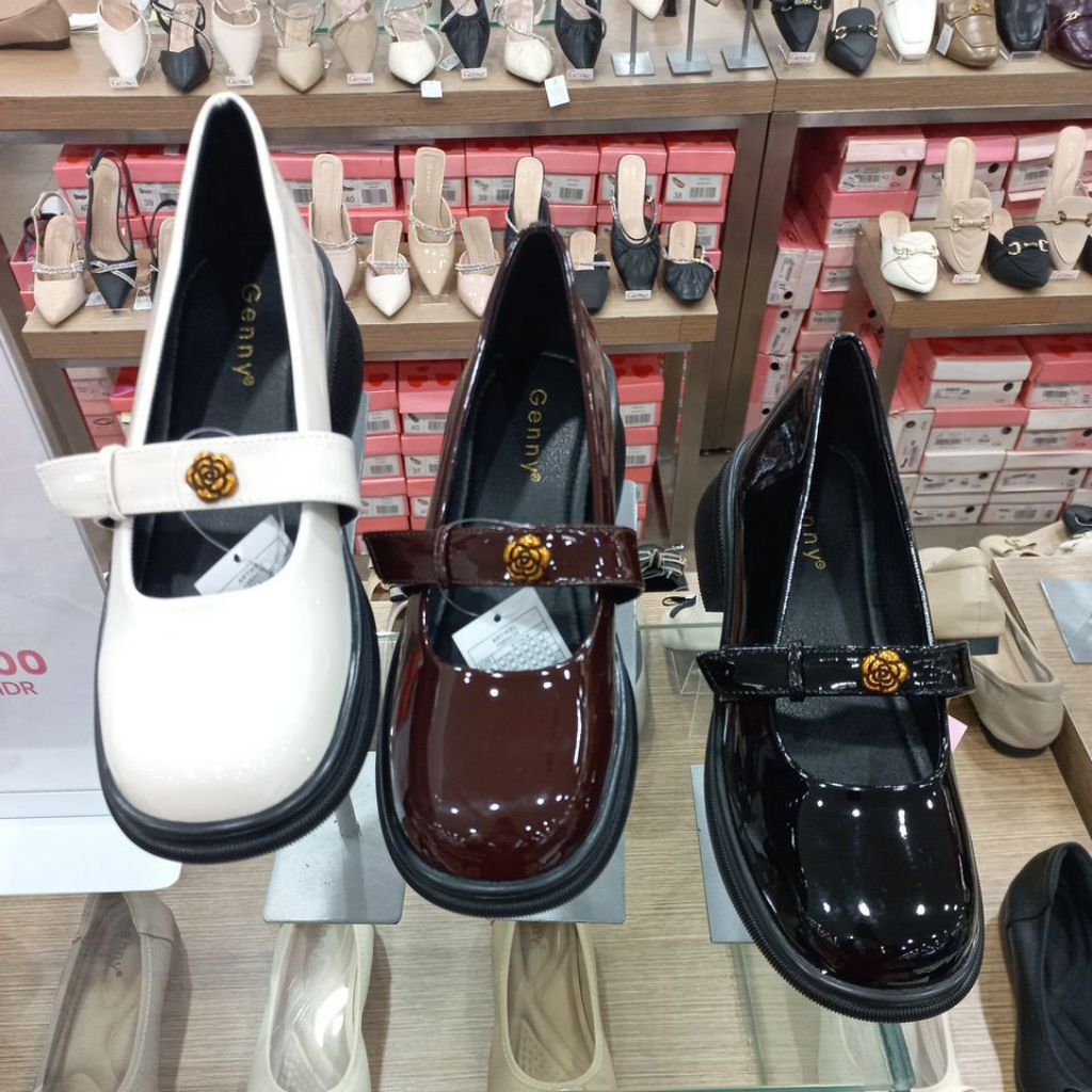 SEPATU DOCMART WANITA MERK GENNY