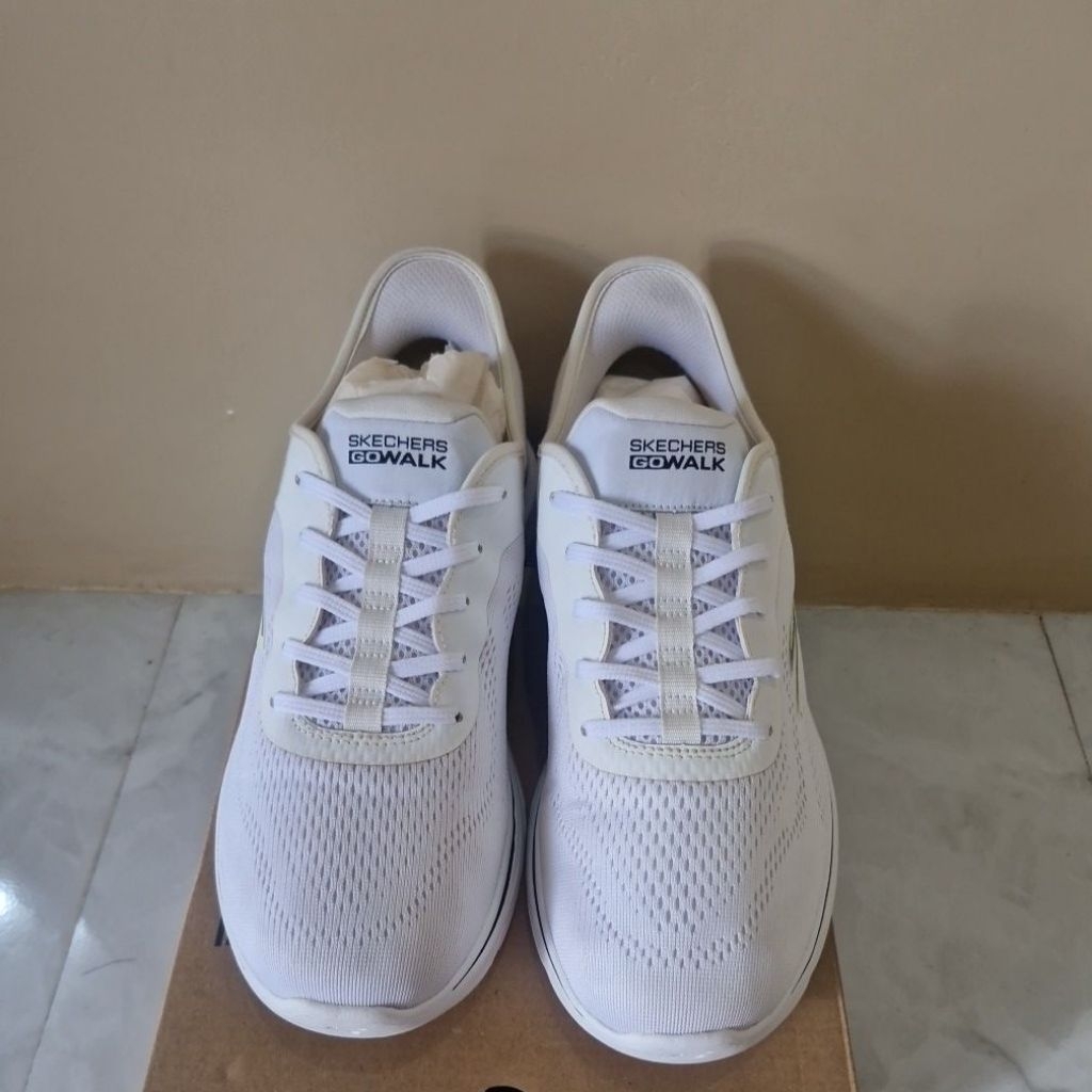 sepatu Skechers Slip In GoWalk 7