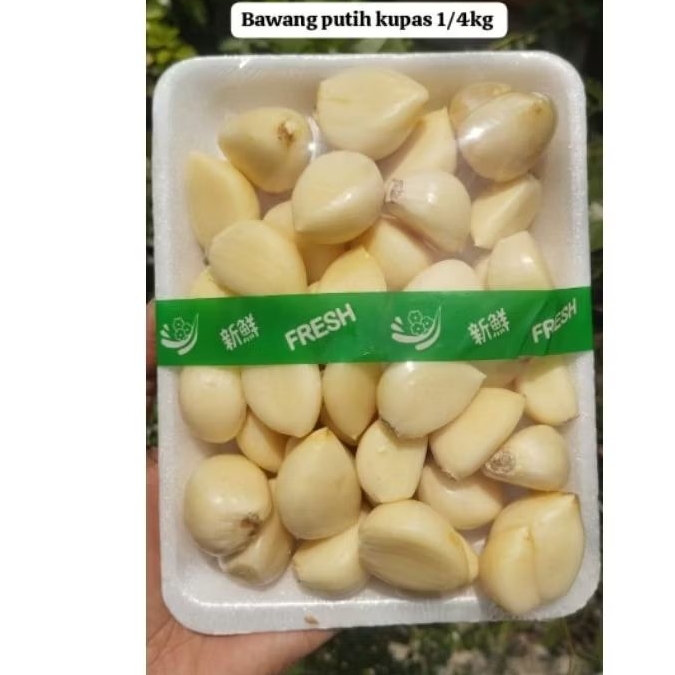 Bawang putih kupas segar.Bawang putih kupas fresh