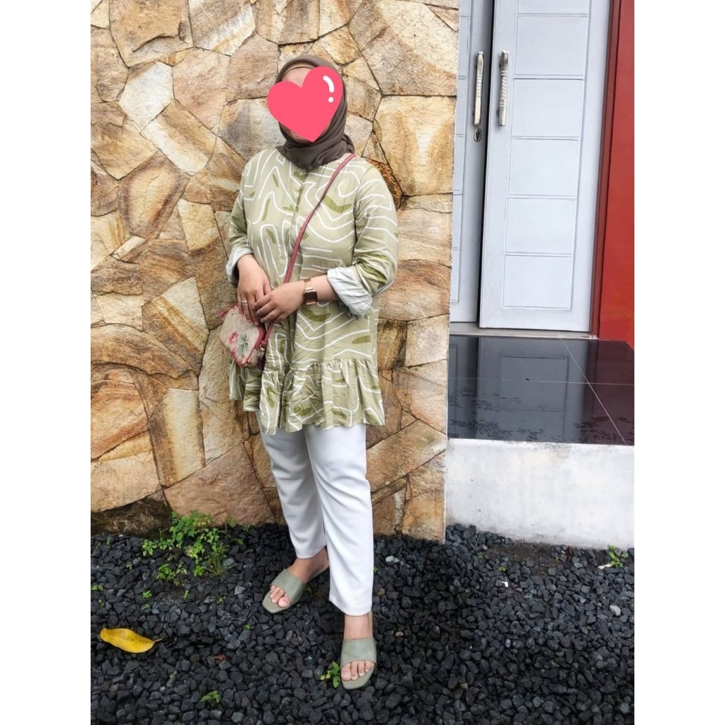 Preloved Blouse Vanilla Hijab