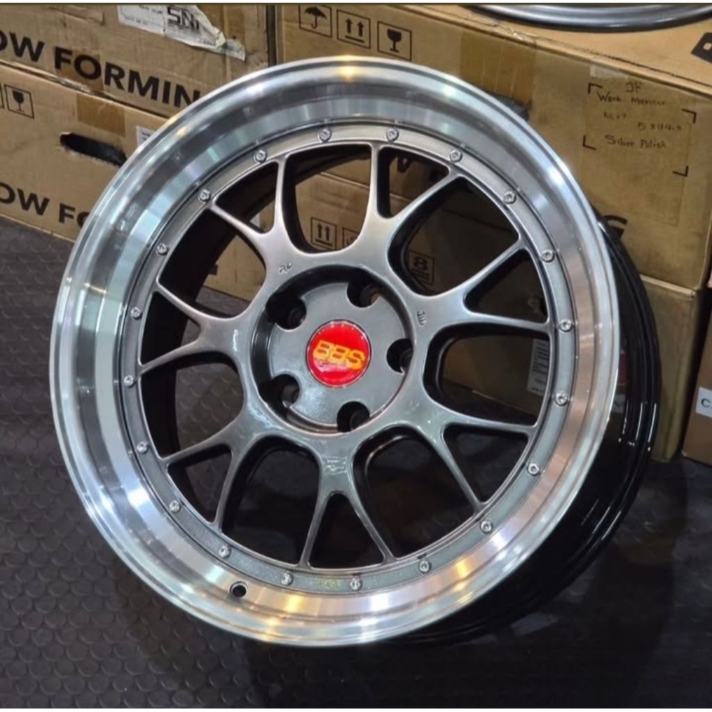 velg bbs lmr ring 18 lebar 8,5 et 22 velg mobil r18 velg racing ring 18 velg mobil Innova Reborn Ven