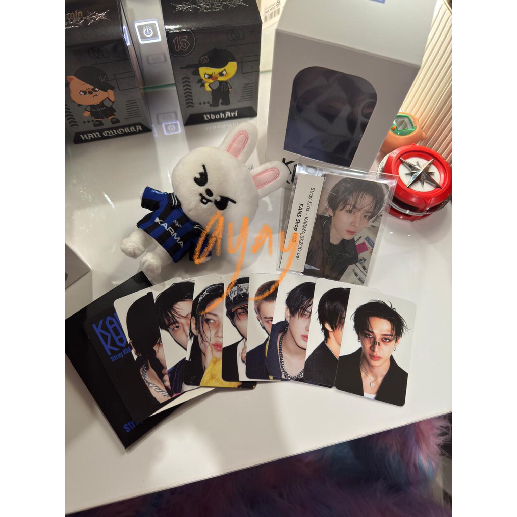 OFFICIAL Skzoo Leebit karma + Photo card ot8 + POB FANS shop Lee know