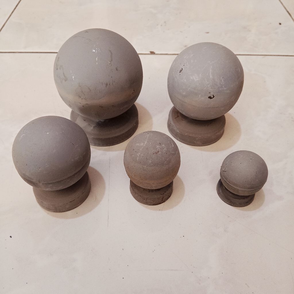 Ornamen Mahkota Bola | Aksesoris Pagar