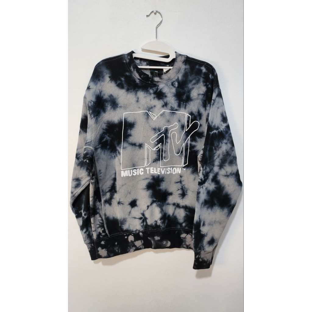 Crewneck Pria HM MTv