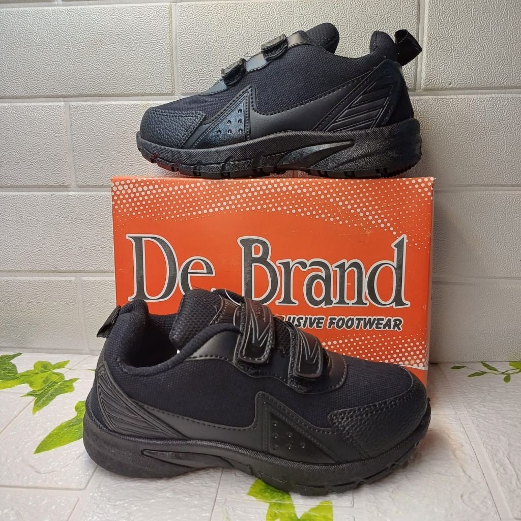 sepatu sekolah anak de brand moris ukuran 30-33