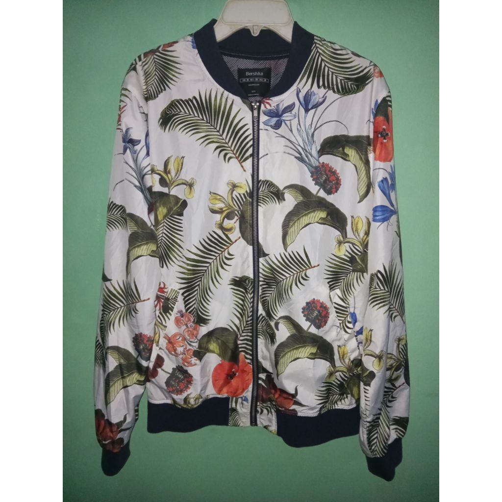 jaket bershka man floral