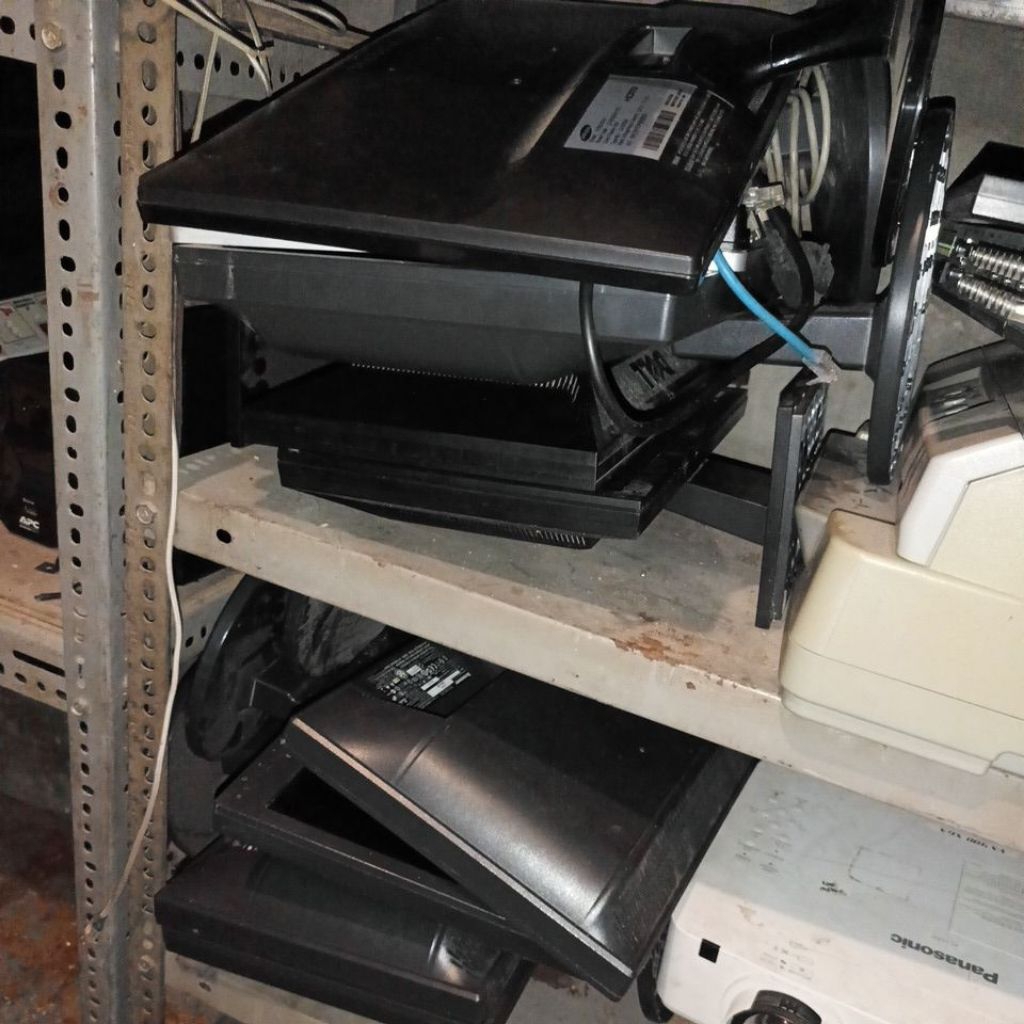 monitor LCD minus layar