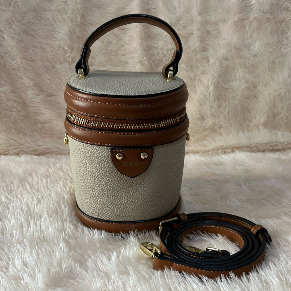 Preloved Tas Oneda - Tas Slingbag Wanita