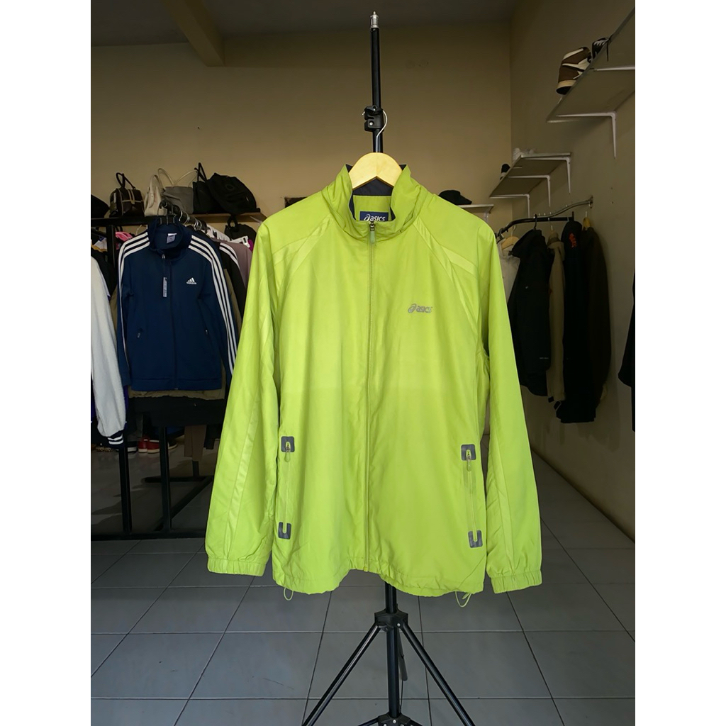 Jaket Windbreaker Asics Size L - XL