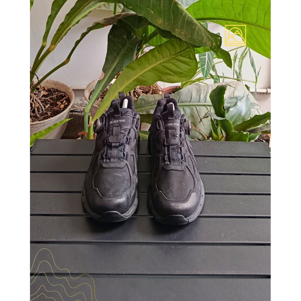 Sepatu Outdoor - Black Yak Crush LA BOA System
