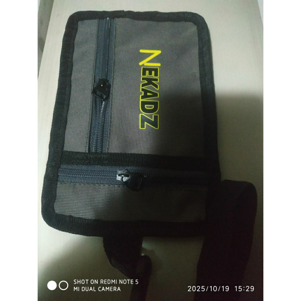 tas hp gantungan leher