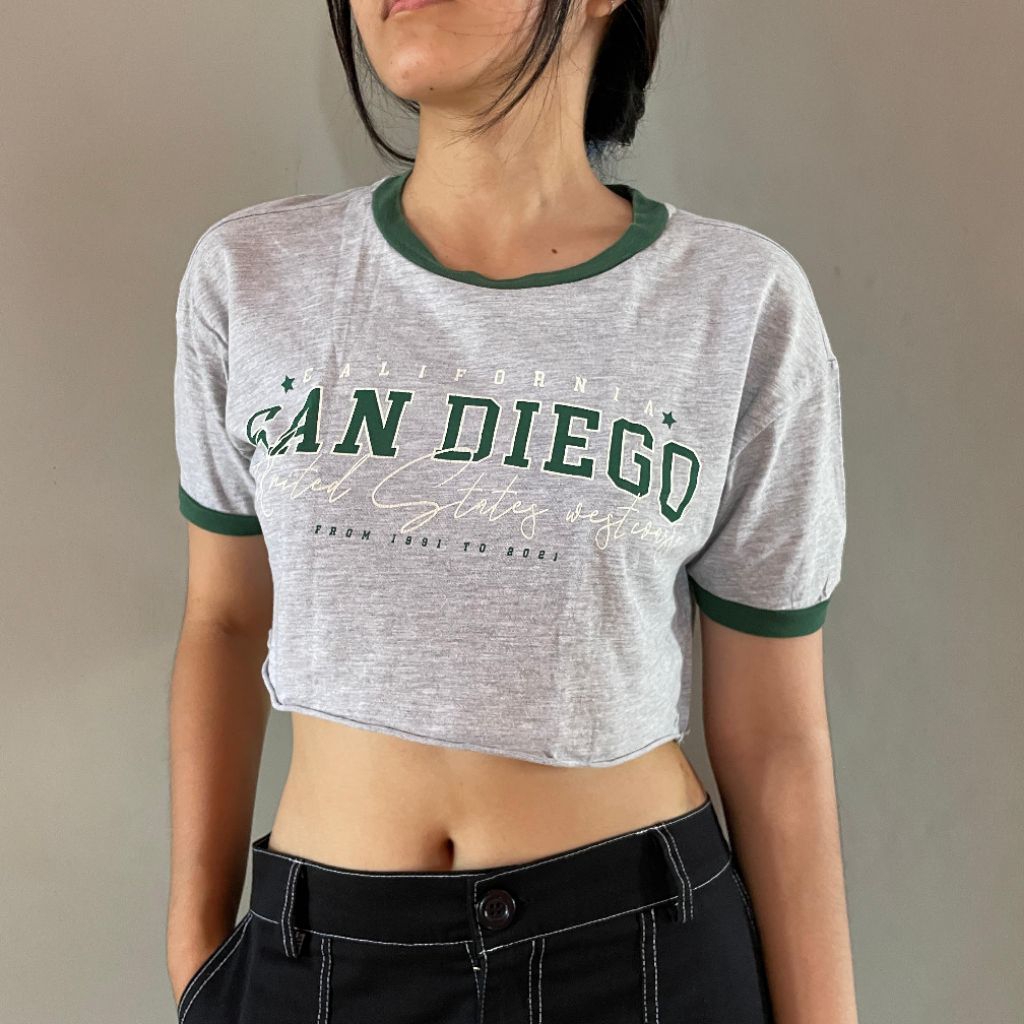 Pull& Bear Top / Oversized Crop Top / Atasan Wanita / Kaos Wanita
