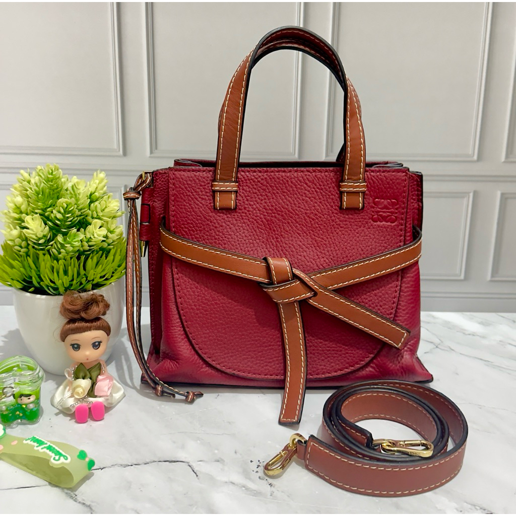 Tas Preloved/Second Loweng ~ Loew*e Mini Gate Tote Top Handle Satchel warna maroon