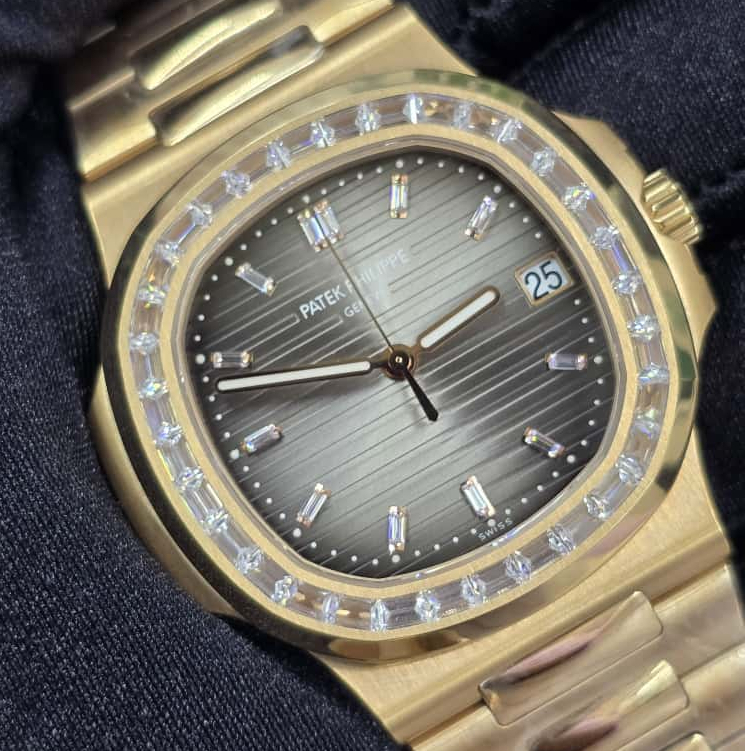 Patek Philippe Nautillus 5711 Diamond Swiss PPF Automatic Movement Gray Dial