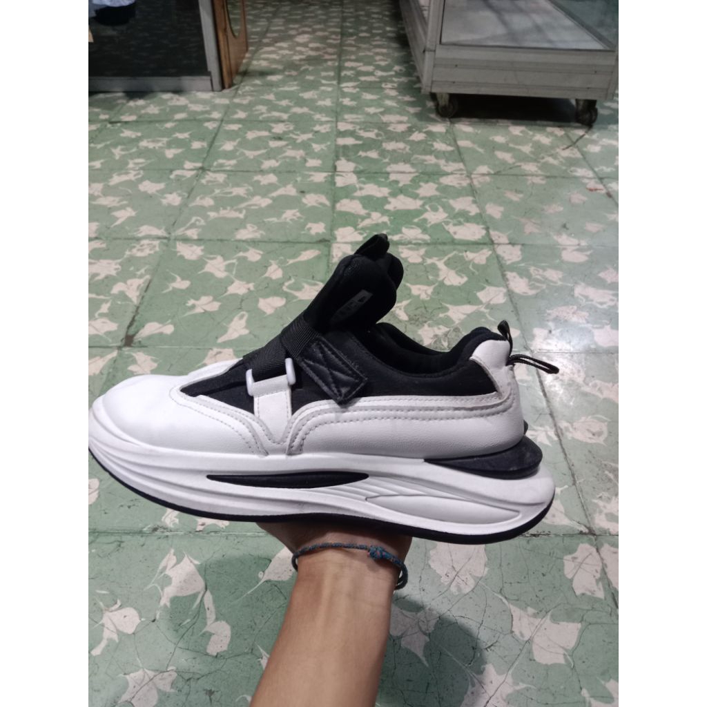 Sepatu Warrior Second Original(40)