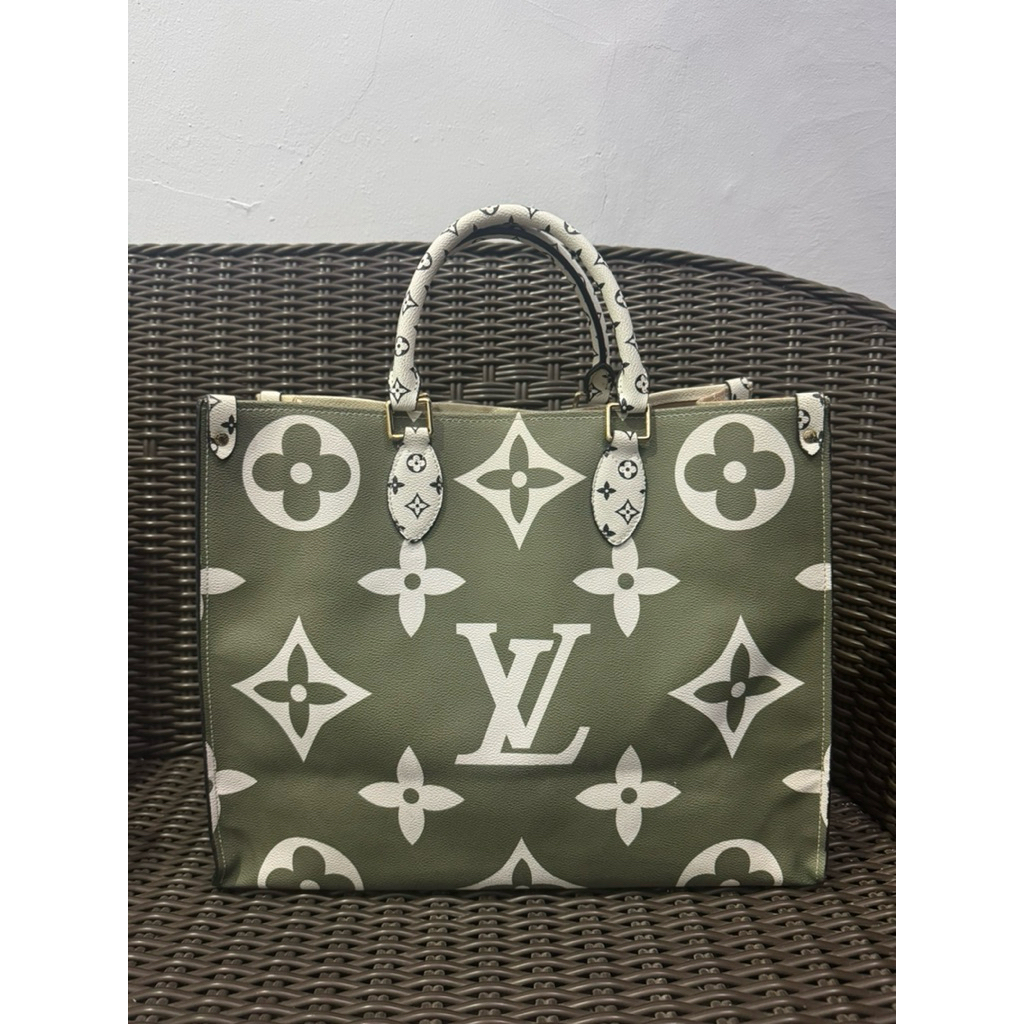 Tas LV On The Go Preloved