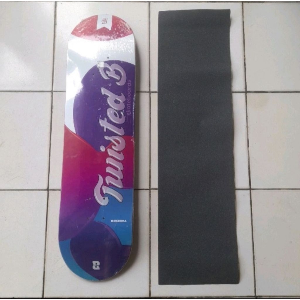 Skateboard Deck Twisted B + griptape new not second / bekas